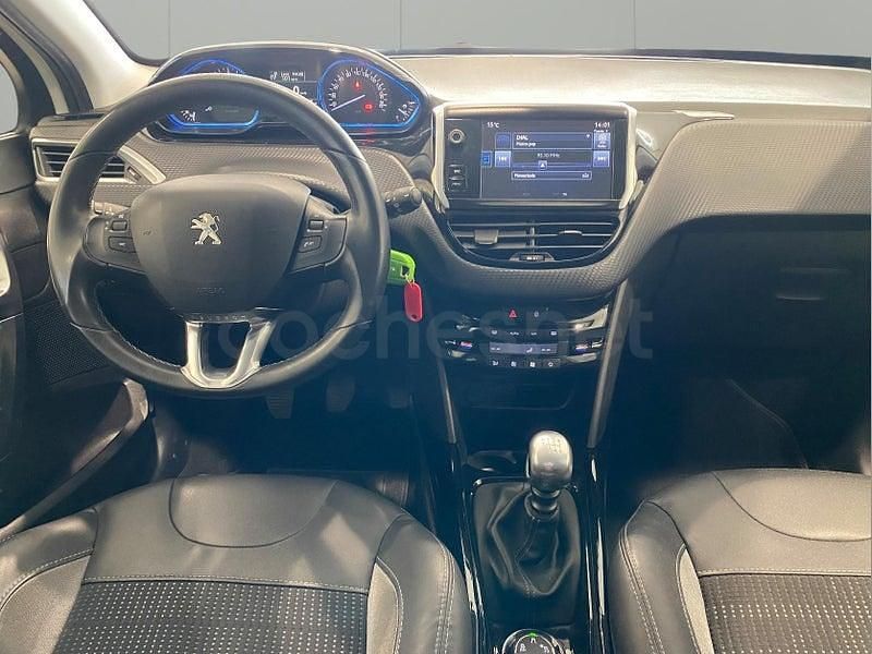 Usado Peugeot 2008 Allure 120 CV (88 kW) 2016 Blanco SUV