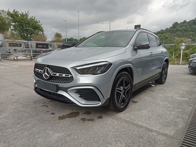 Gris Nuevo 2025 Mercedes GLA200 SUV | 43.750 € (Super precio) - Imagen 1/4