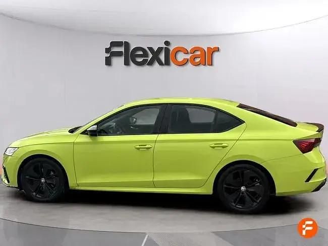 Usado Skoda Octavia RS 200 CV (147 kW) 2020 Amarillo