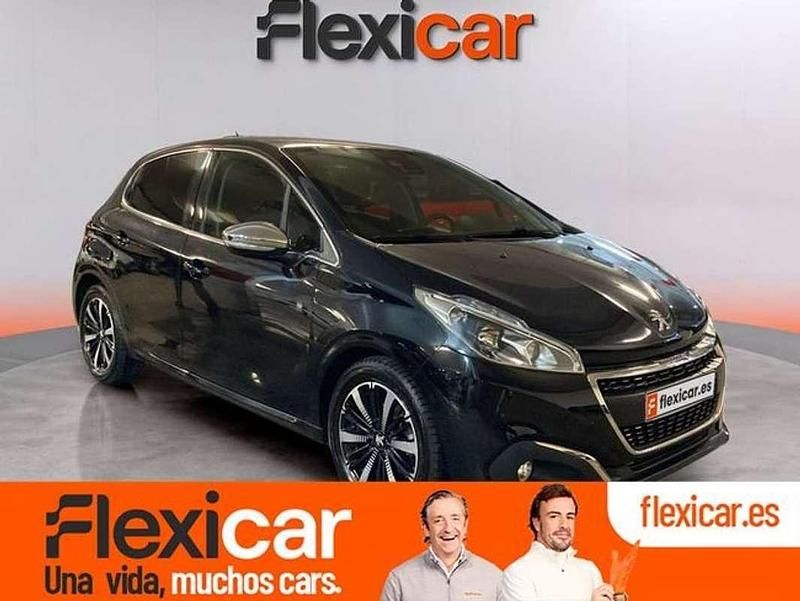 Usado Peugeot 208 Signature Sky 110 CV (80 kW) 2019 Negro Utilitario