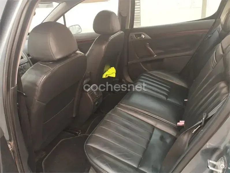 Usado Peugeot 407 Sport 136 CV (100 kW) 2005 Gris / plata Berlina