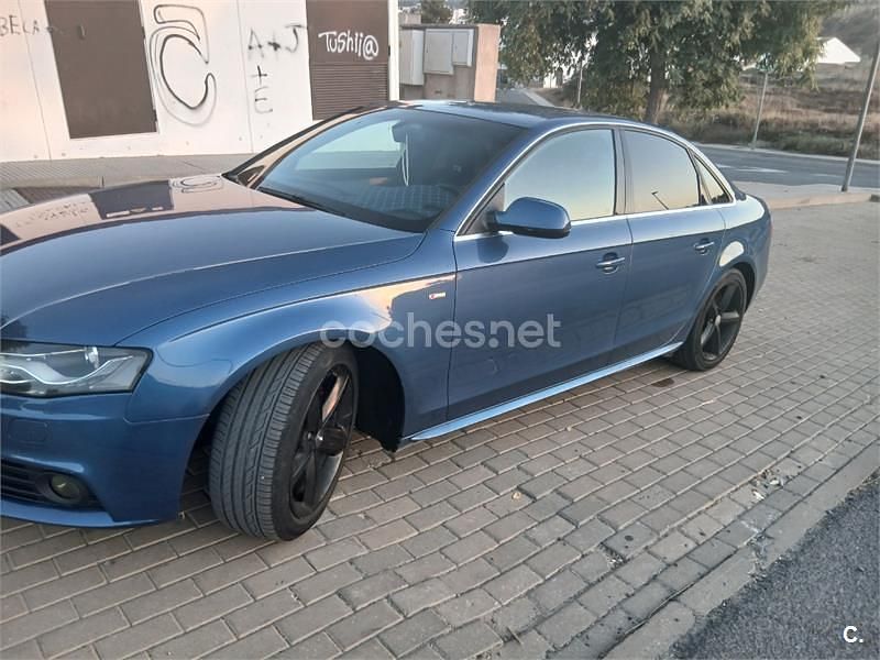 Usado Audi A4 143 CV (105 kW) 2010 Azul Berlina