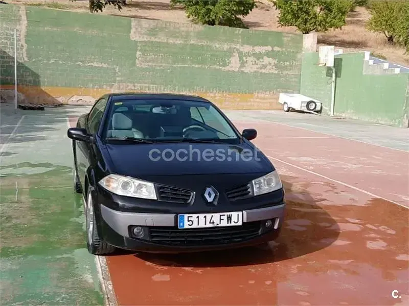 Usado Renault Mégane Cabriolet Dynamique 130 CV (95 kW) 2007 Negro Descapotable