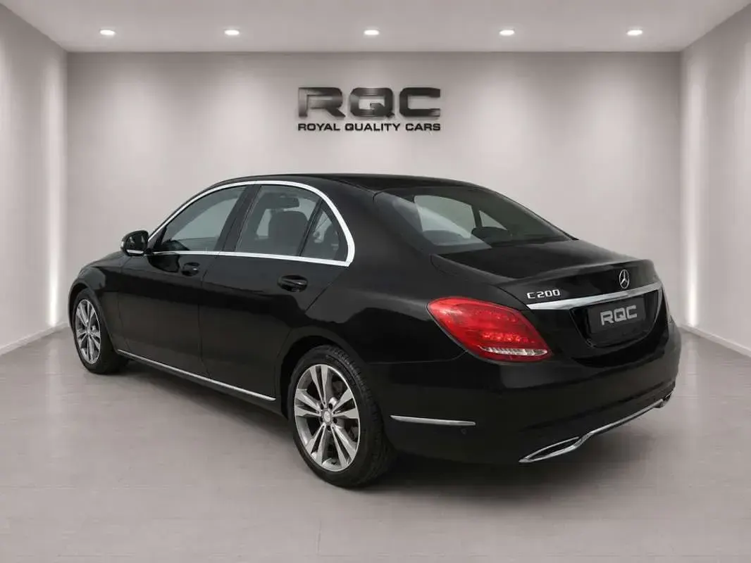 Usado Mercedes C200 136 CV (100 kW) 2015 Negro Berlina