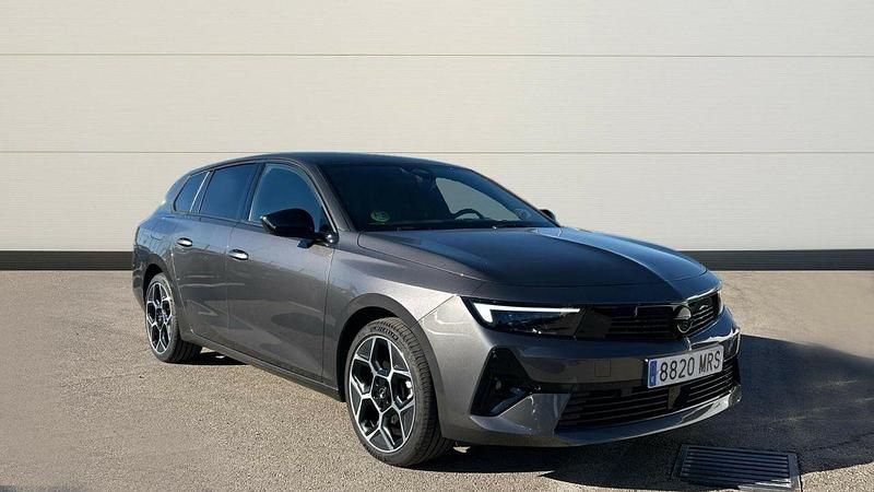 Gris Usado 2024 Opel Astra Familiar | 20.490 € (Caro) - Imagen 1/4