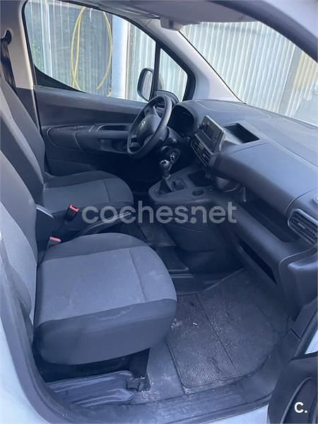 Usado Citroën Berlingo Feel 102 CV (75 kW) 2021 Blanco Monovolumen