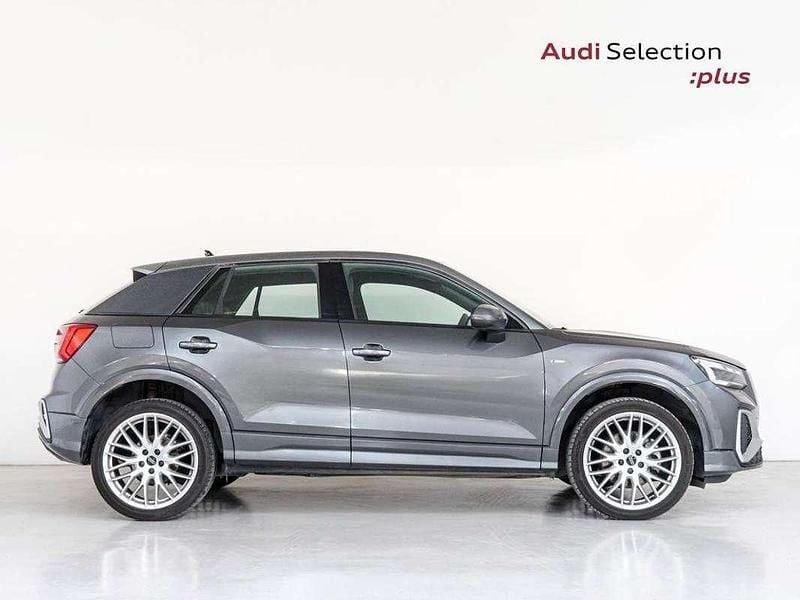 Usado Audi Q2 S-Line 150 CV (110 kW) 2025 Gris SUV