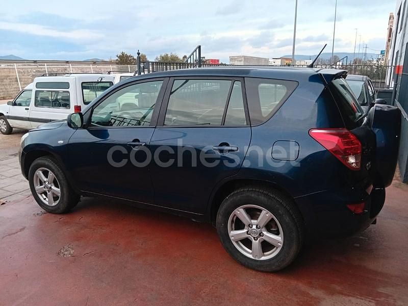 Usado Toyota RAV4 Executive 136 CV (100 kW) 2007 Azul SUV
