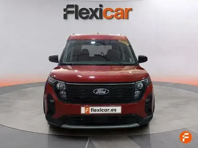 Usado Ford Tourneo Courier Titanium 125 CV (91 kW) 2025 Rojo Monovolumen
