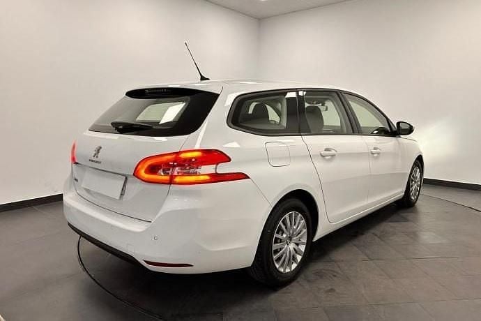 Usado Peugeot 308 SW Business-Line 99 CV (72 kW) 2018 Familiar
