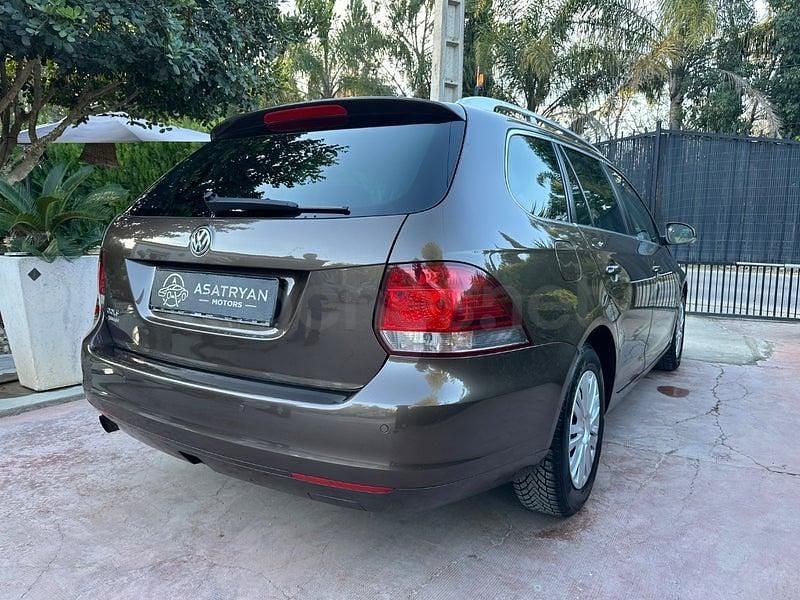 Usado VW Golf VI Advance 105 CV (77 kW) 2011 Marrón Utilitario