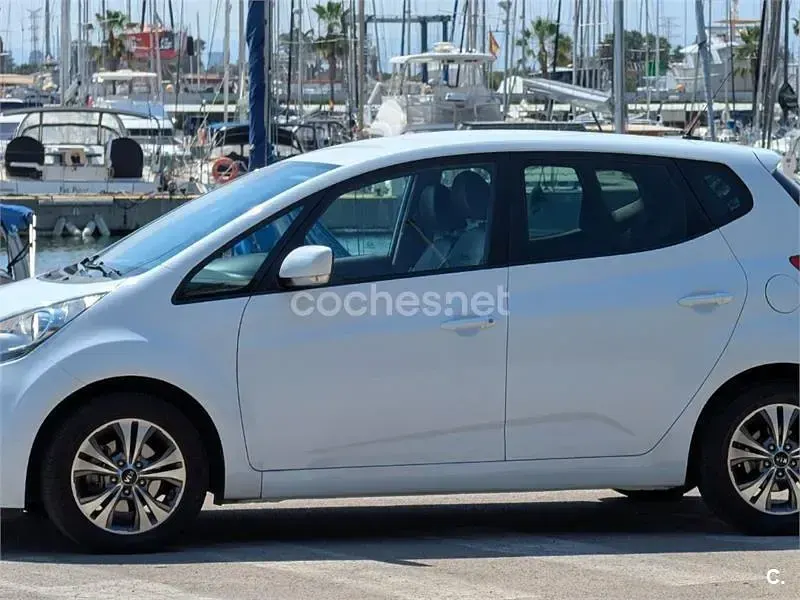 Usado Kia Venga 128 CV (94 kW) 2015 Blanco Utilitario