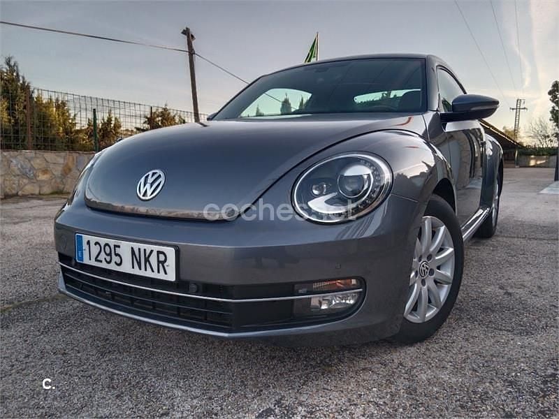 Begagnad VW Beetle Design 105 HK (77 kW) 2013 Grå Halvkombi