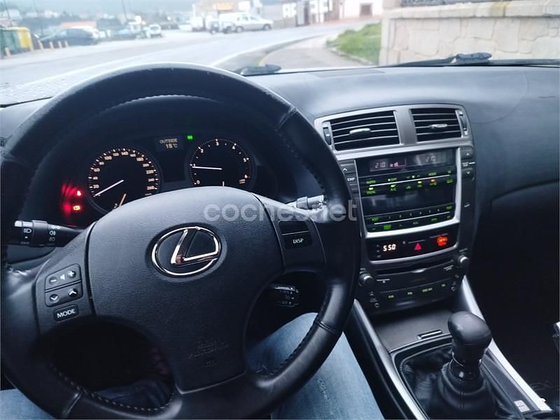 Usado Lexus IS220d Luxury Line 177 CV (130 kW) 2006 Gris / plata Berlina