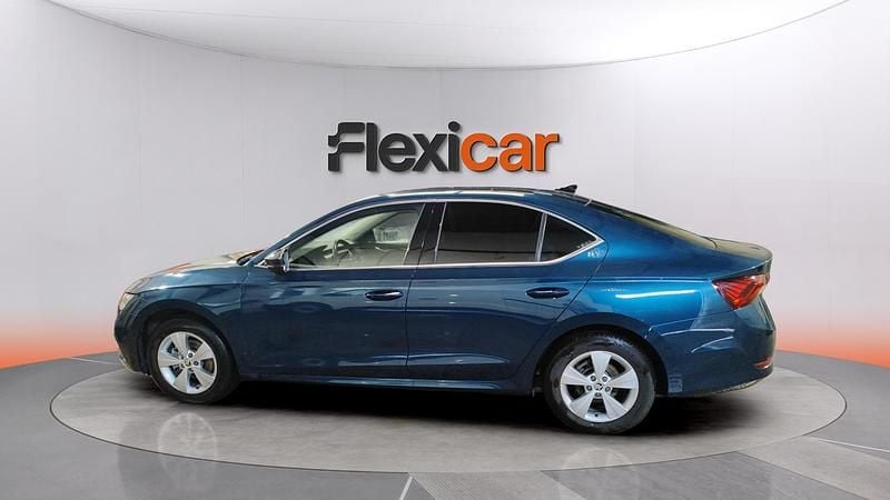 Usado Skoda Octavia Ambition 116 CV (85 kW) 2022 Azul Familiar