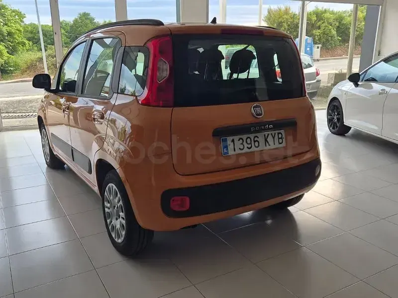 Usado Fiat Panda Lounge 69 CV (50 kW) 2019 Naranja Utilitario