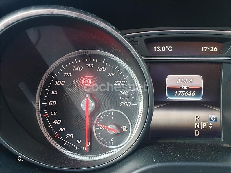 Usado Mercedes CLA220 Shooting Brake AMG line 177 CV (130 kW) 2017 Gris / plata Familiar