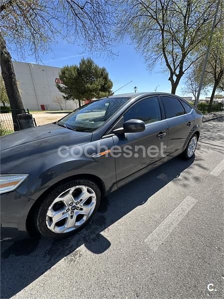 Usado Ford Mondeo Titanium X 140 CV (102 kW) 2009 Azul Berlina