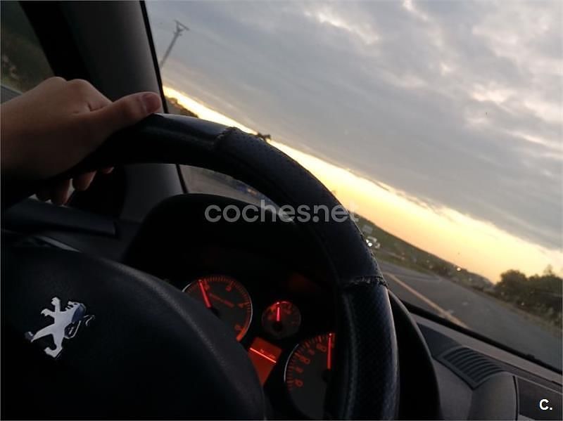 Usado Peugeot 407 Sport 136 CV (100 kW) 2004 Gris / plata Berlina