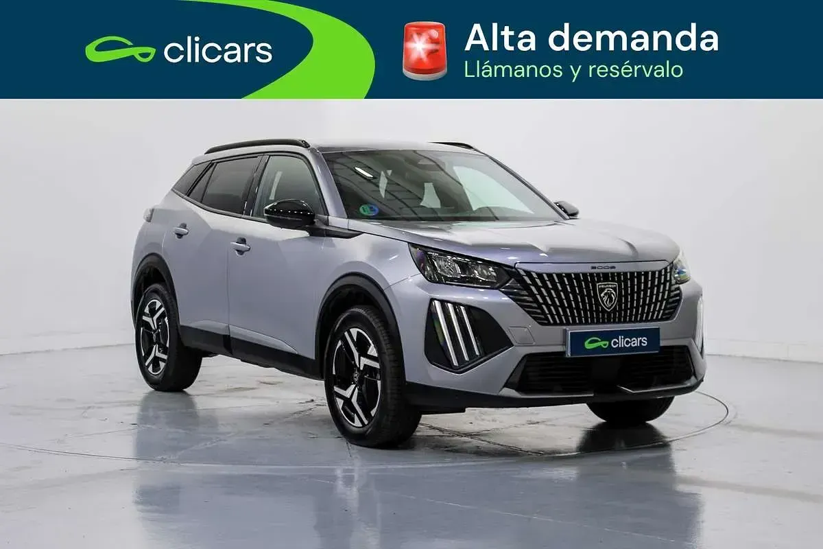 Usado Peugeot 2008 Allure 136 CV (100 kW) 2025 Plateado SUV