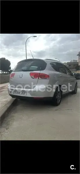 Usado Seat Altea XL I-Tech 140 CV (102 kW) 2015 Gris / plata Monovolumen