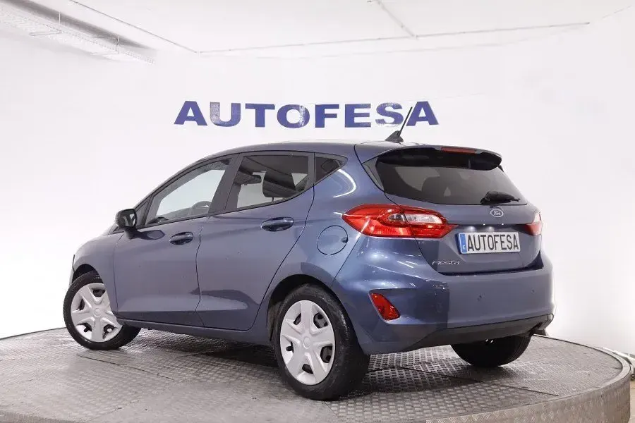 Usado Ford Fiesta Trend 95 CV (69 kW) 2020 Azul Utilitario