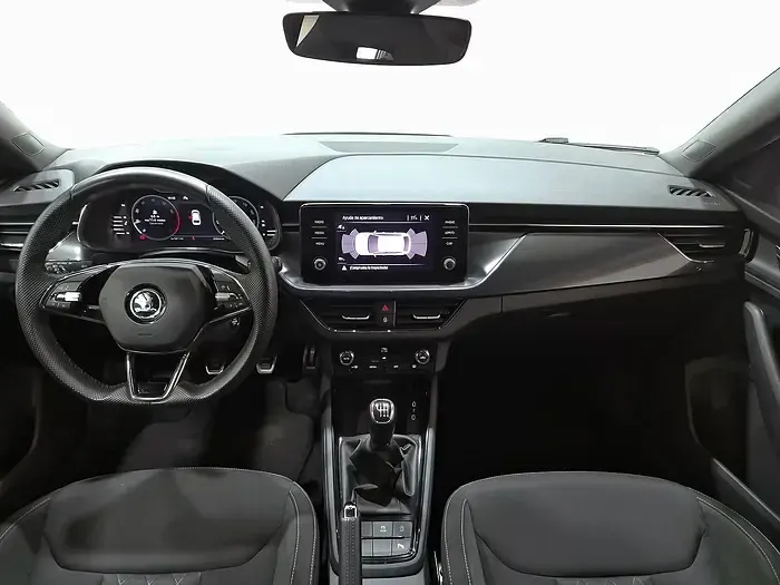 Usado Skoda Scala Sport 150 CV (110 kW) 2022 Gris plata Utilitario