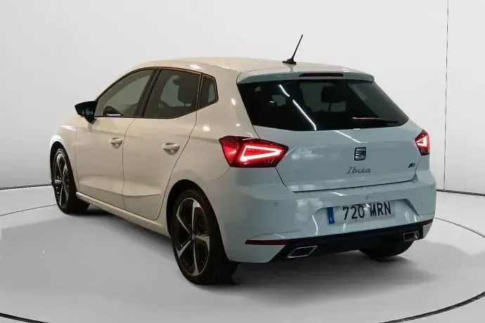 Usado Seat Ibiza FR 150 CV (110 kW) 2024 Gris Utilitario