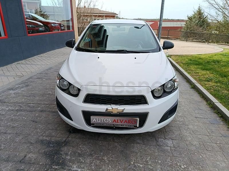 Usado Chevrolet Aveo LT 86 CV (63 kW) 2013 Blanco Berlina