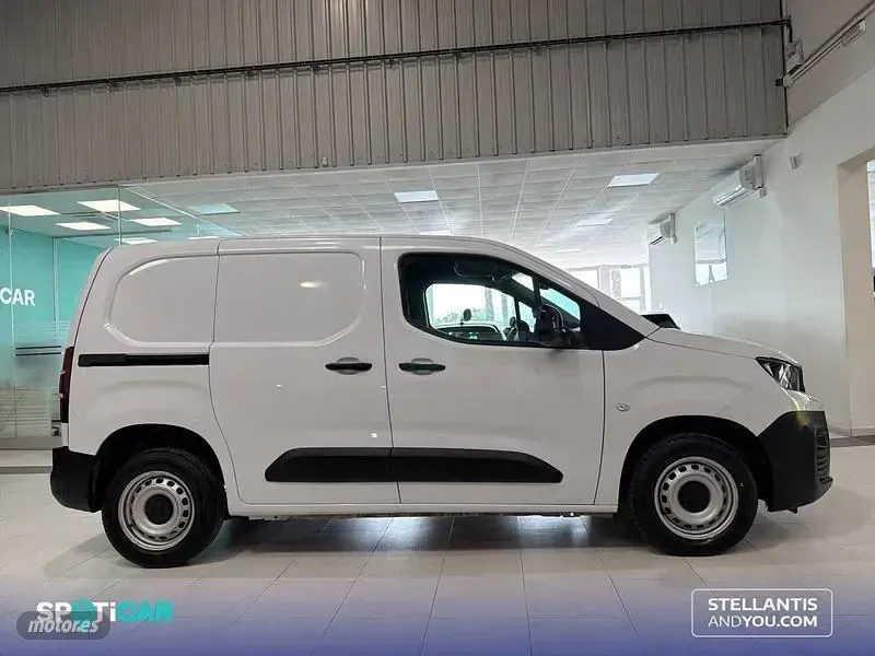 Usado Peugeot Partner 102 CV (75 kW) 2023 Blanco Monovolumen