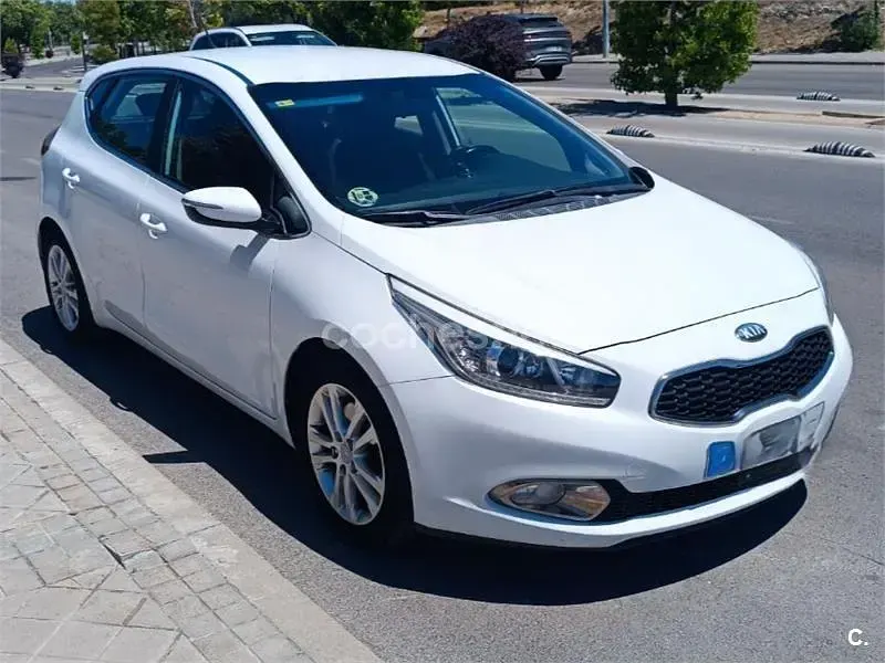 Usado Kia Ceed GT 128 CV (94 kW) 2013 Blanco Berlina