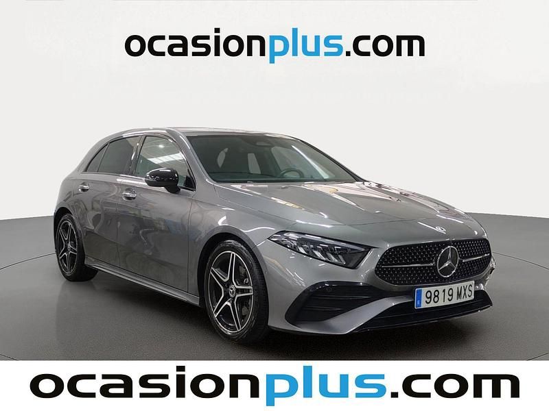Usado Mercedes A180 AMG 116 HP (85 kW) 2025 Cinzento Citadino