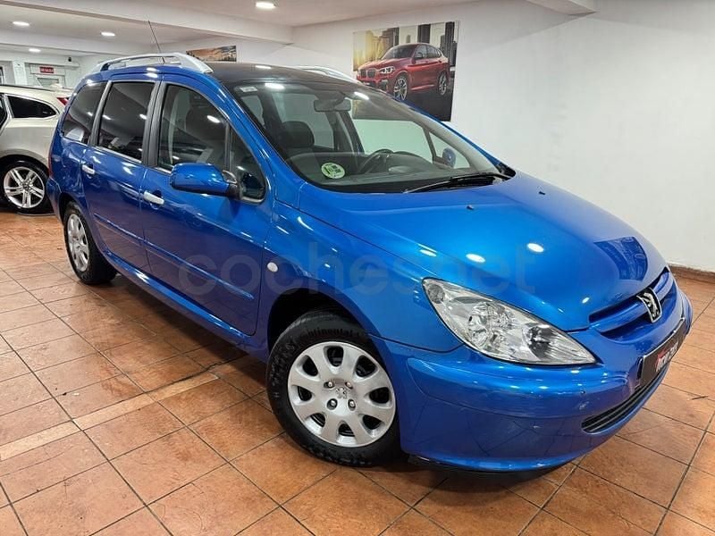 Usado Peugeot 307 110 CV (80 kW) 2005 Azul Familiar