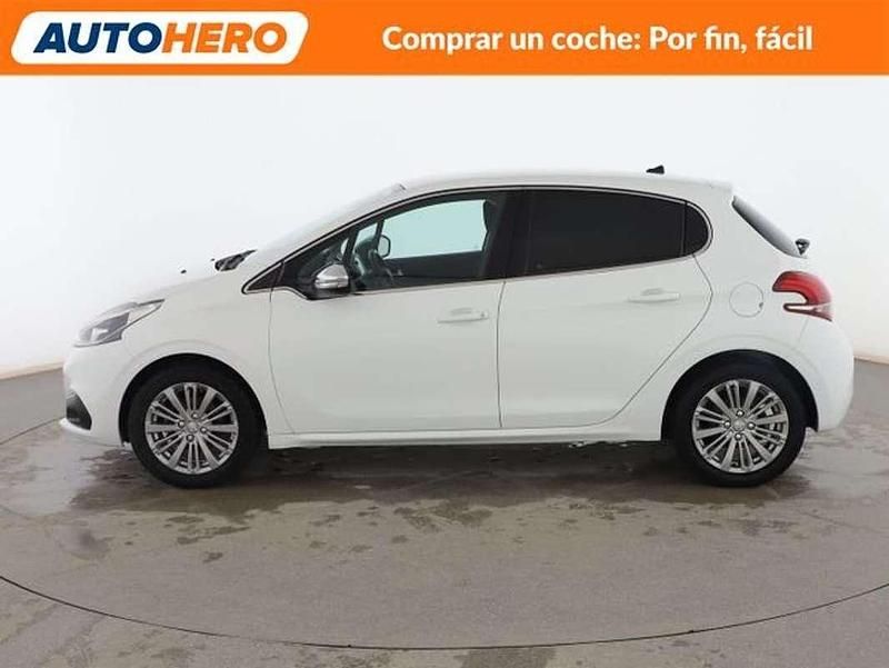 Usado Peugeot 208 Allure 110 CV (80 kW) 2016 Blanco Utilitario