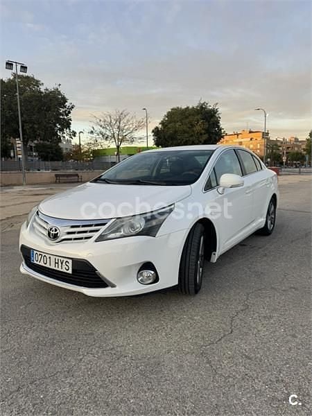Blanco Usado 2014 Toyota Avensis Executive Berlina | 12.500 € (Caro) - Imagen 1/4
