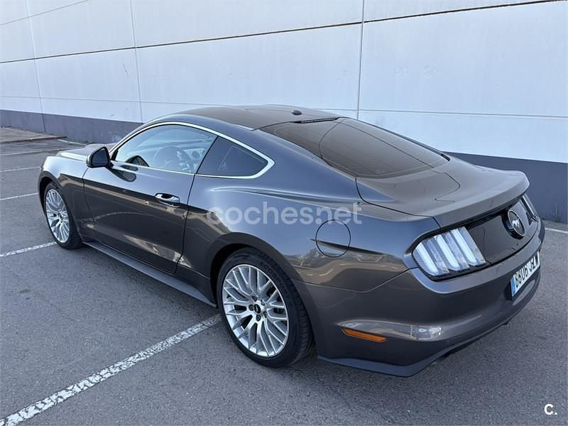 Usado Ford Mustang Fastback 310 CV (228 kW) 2017 Gris / plata Coupe