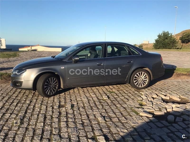 Usado Seat Exeo Style 143 CV (105 kW) 2013 Gris / plata Berlina