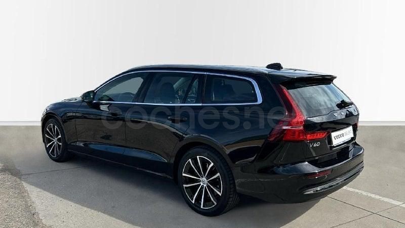 Käytetty Volvo V60 Core 350 HP (257 kW) 2025 Musta Farmari