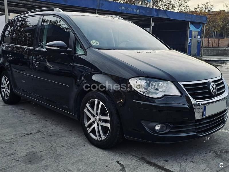Negro Usado 2010 VW Touran Monovolumen | 5000 € (Precio justo) - Imagen 1/4