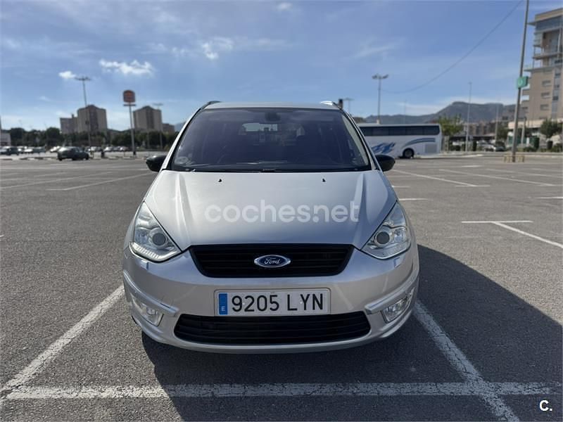 Usado Ford Galaxy Titanium 163 CV (119 kW) 2013 Gris / plata Monovolumen