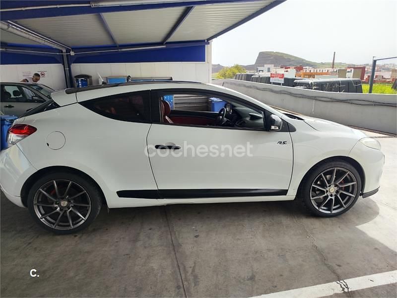 Begagnad Renault Mégane Coupé Dynamique 110 HK (80 kW) 2002 Vit Sportkupé