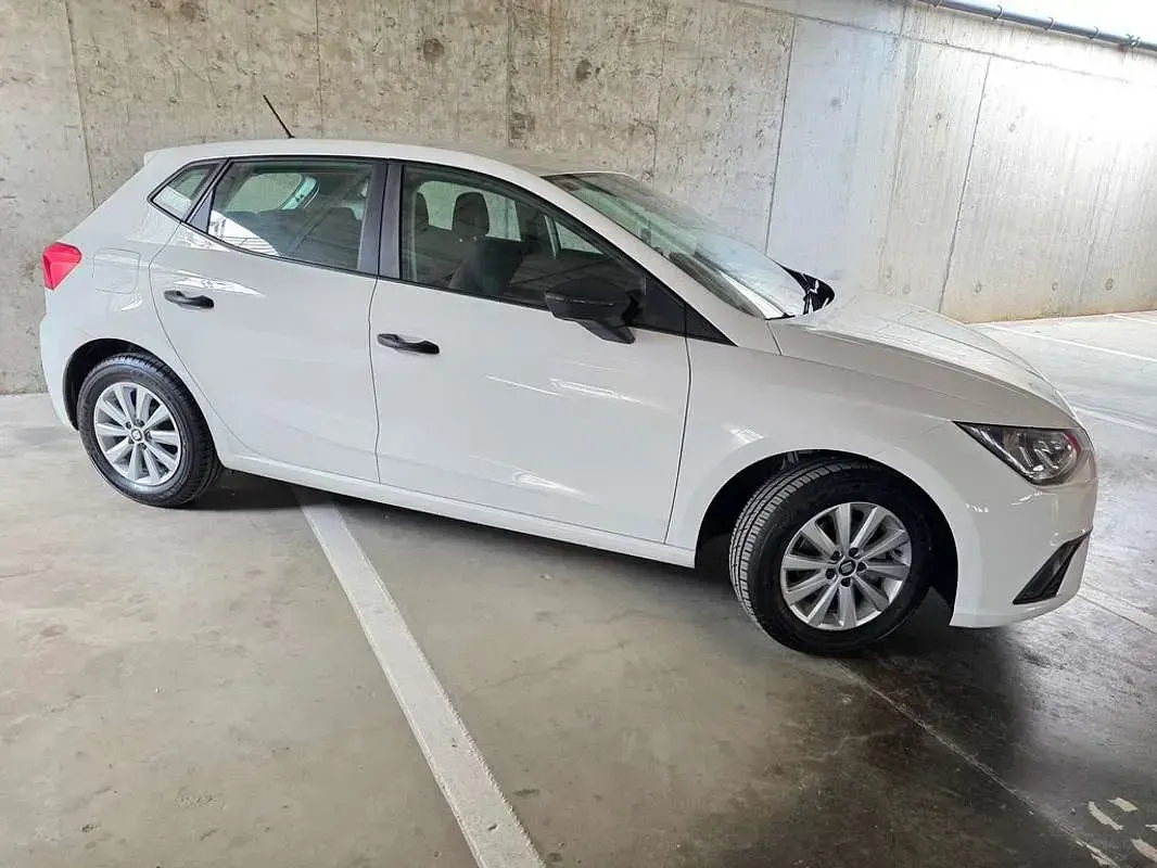 Usado Seat Ibiza Reference 75 CV (55 kW) 2018 Blanco Utilitario