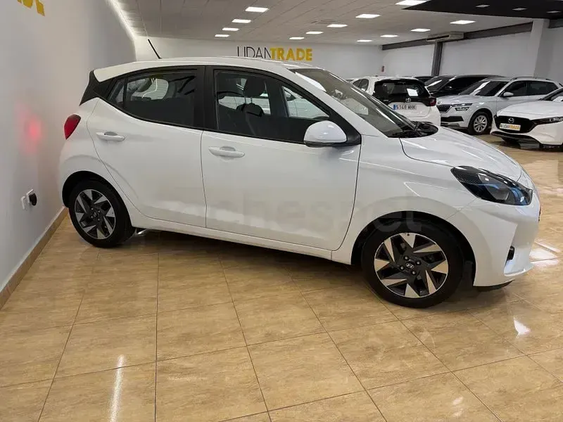 Usado Hyundai i10 67 CV (49 kW) 2023 Blanco Utilitario