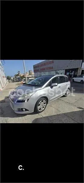 Usado Peugeot 5008 Sport 110 CV (80 kW) 2010 Gris / plata Monovolumen