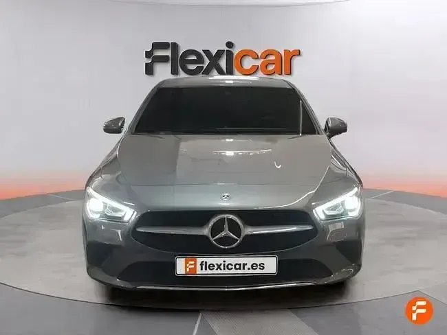 Usado Mercedes CLA180 136 CV (100 kW) 2022 Gris / plata Coupe