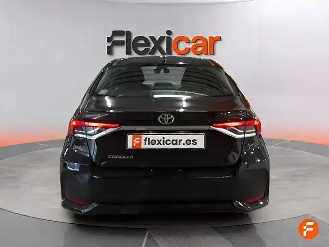Usado Toyota Corolla Active 125 CV (91 kW) 2023 Negro Berlina