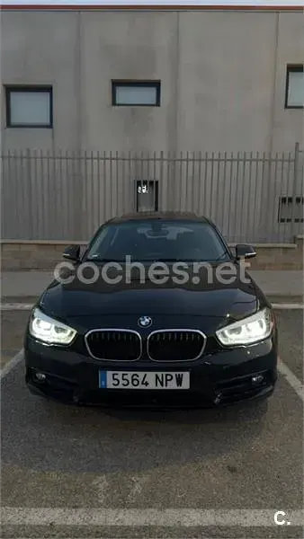 Usado BMW 118 Sport Line 136 CV (100 kW) 2016 Negro Utilitario