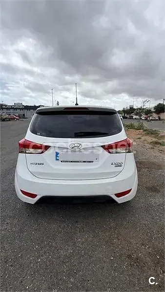 Usado Hyundai ix20 Classic 90 CV (66 kW) 2014 Blanco Utilitario