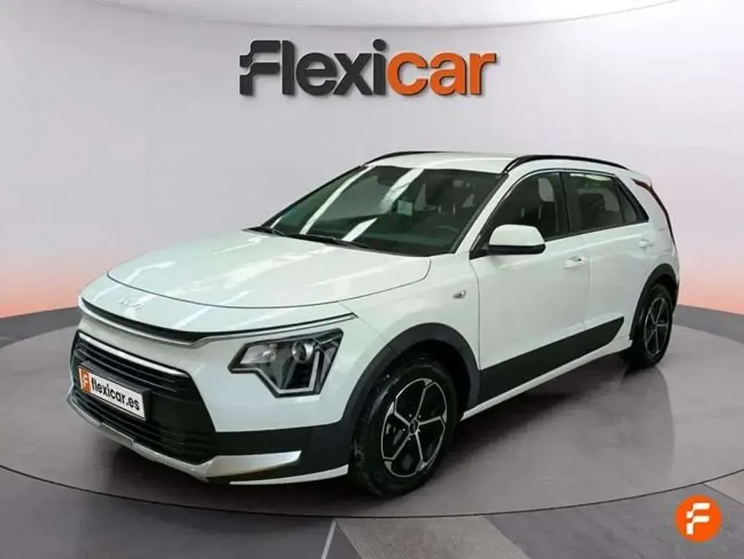 Usado Kia Niro 105 CV (77 kW) 2023 Blanco SUV