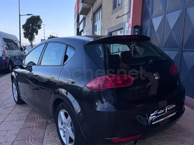 Usado Seat Leon Copa 105 CV (77 kW) 2011 Negro Utilitario